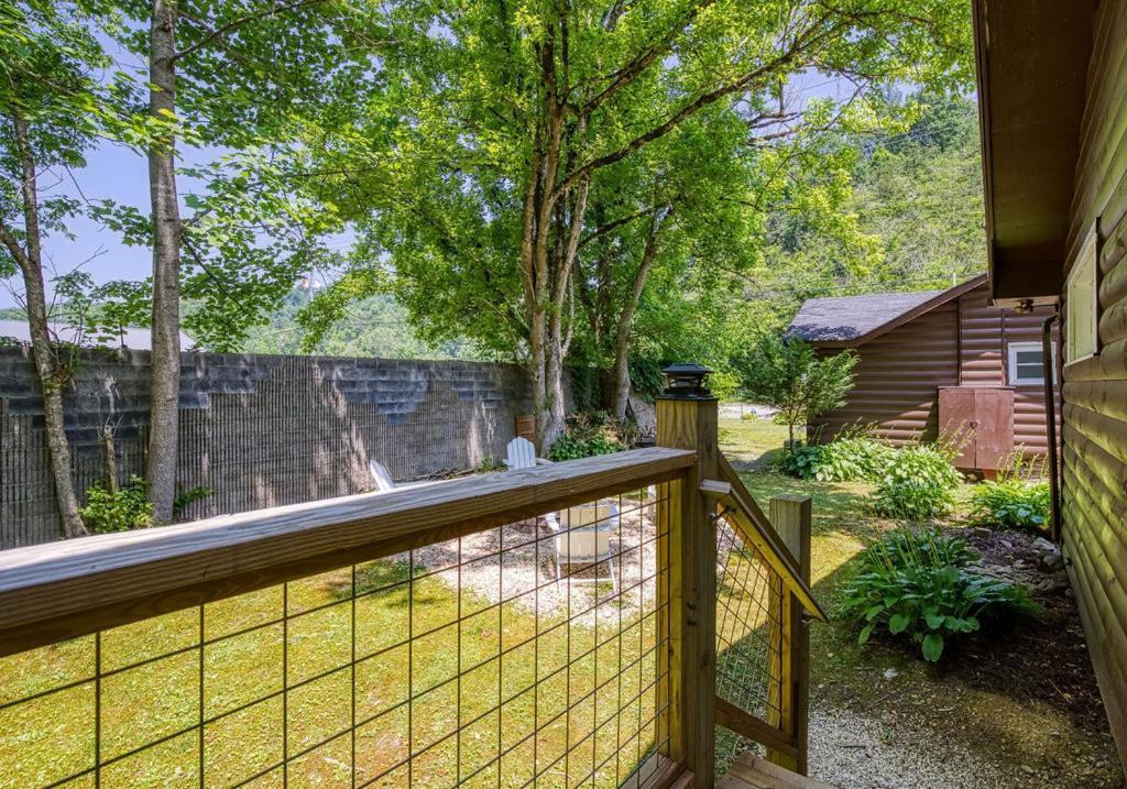 Black Bear Falls - With An In-Law Suite Gatlinburg Exterior foto