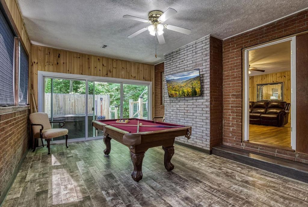 Black Bear Falls - With An In-Law Suite Gatlinburg Exterior foto