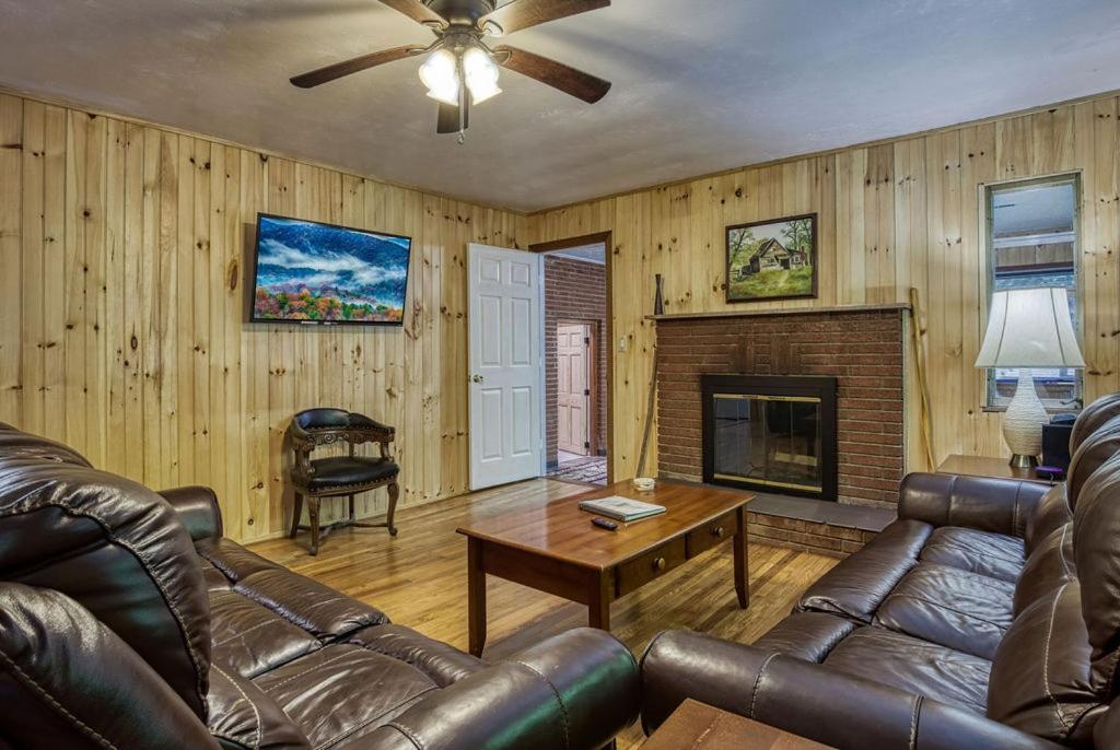 Black Bear Falls - With An In-Law Suite Gatlinburg Exterior foto