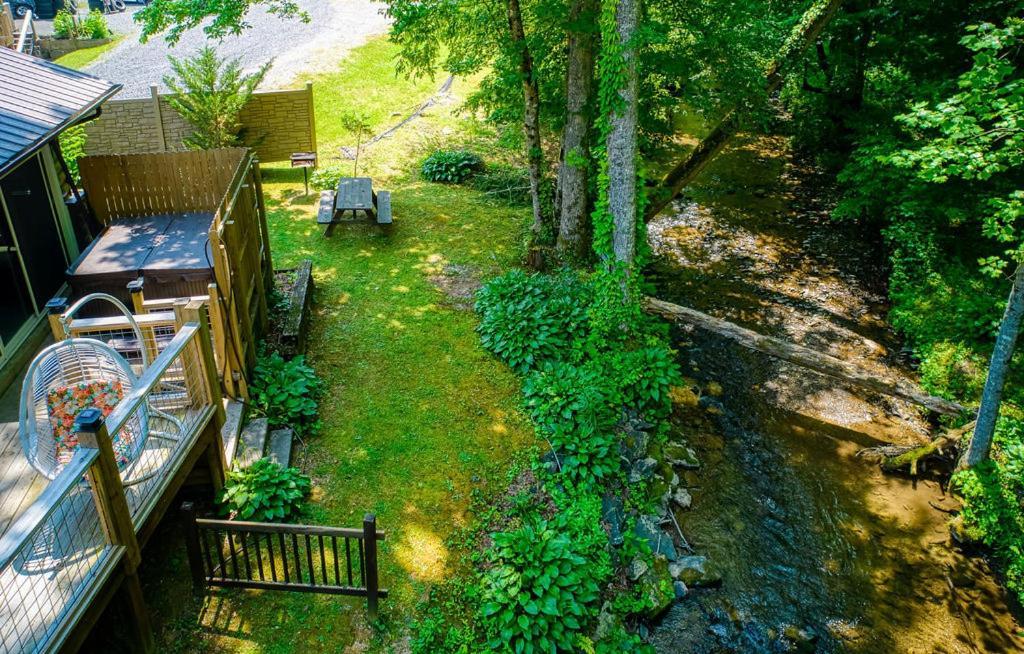 Black Bear Falls - With An In-Law Suite Gatlinburg Exterior foto